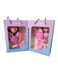 Aranjament cadou cu led din trandafiri de sapun